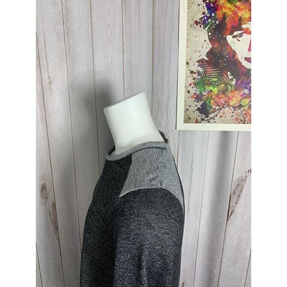 TOMMY BAHAMA Long Sleeve Men's T Shirt Size Medium Gray Excellent! - Picture 15 of 15